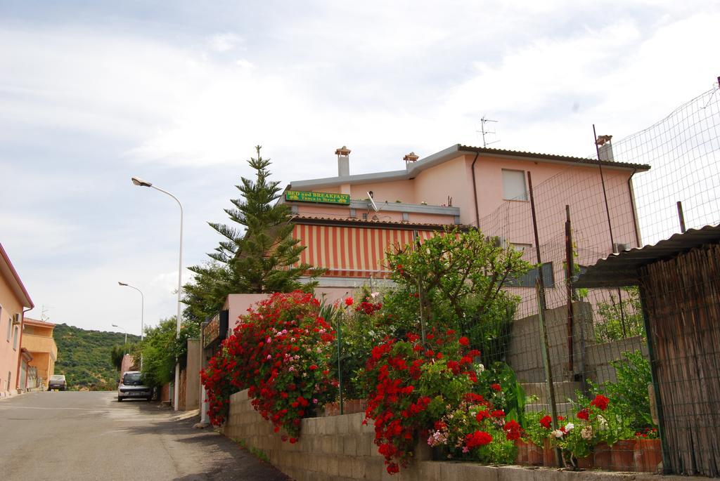 Bed and Breakfast Tanca Is Torus Теулада Экстерьер фото